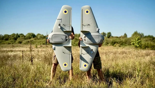 Ukraine tung UAV chống chế áp điện tử: "Khắc tinh" mới trên chiến trường?- Ảnh 1. Ukraine tung UAV chống chế áp điện tử: "Khắc tinh" mới trên chiến trường?- Ảnh 1.