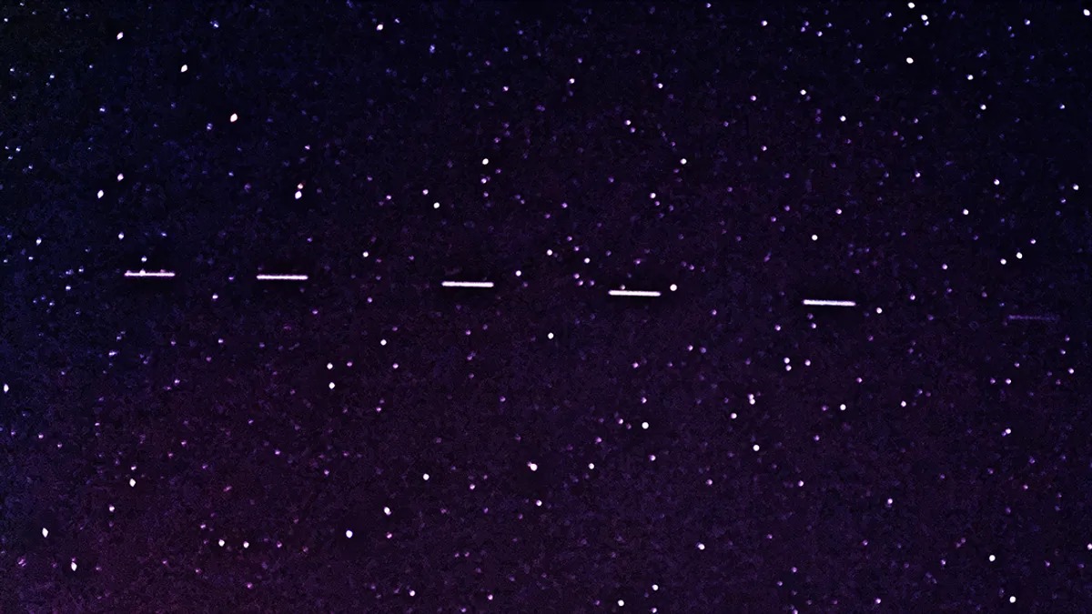 Vệ tinh bí ẩn của Elon Musk phát tín hiệu lạ khiến giới khoa học bối rối- Ảnh 2.