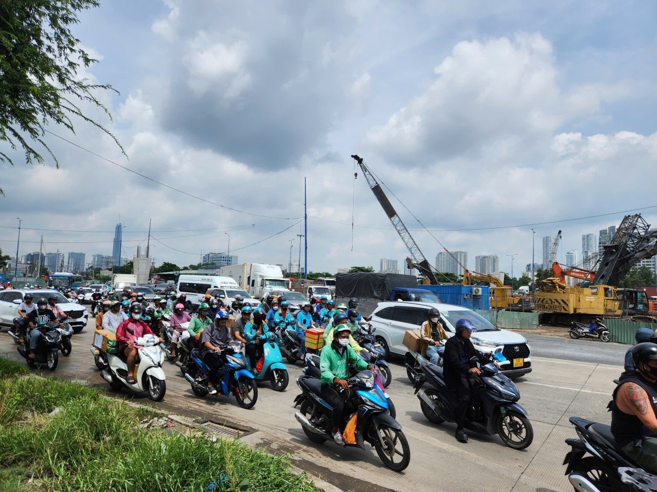 Hoán đổi xe xăng sang xe điện: Cần quy chuẩn kỹ thuật, giải pháp công nghệ- Ảnh 1.