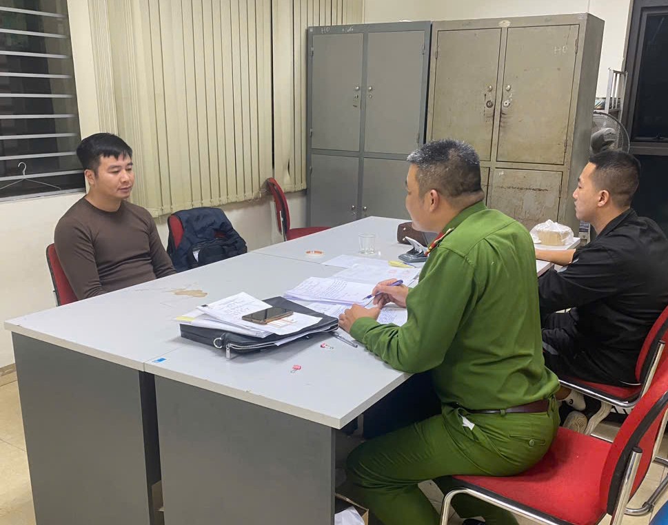 Đối tượng chính trong chuyên án lớn nhất lịch sử, buôn bán hơn 32.000 bánh heroin ra đầu thú- Ảnh 1. Đối tượng chính trong chuyên án lớn nhất lịch sử, buôn bán hơn 32.000 bánh heroin ra đầu thú- Ảnh 1.