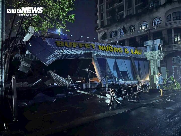 Bão số 13 Kalmaegi quần thảo Đắk Lắk, Gia Lai: Nhà sập, ngập khắp nơi, nhiều người cầu cứu- Ảnh 10.