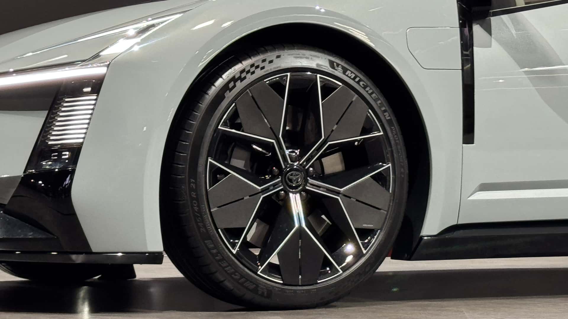 Toyota Corolla Altis sắp có loạt động cơ mới đấu Civic: Đều 1.5L nhưng có tăng áp, hybrid, ‘ăn’ xăng chỉ từ 2,5L/100km ngang SH- Ảnh 9. Toyota Corolla Altis sắp có loạt động cơ mới đấu Civic: Đều 1.5L nhưng có tăng áp, hybrid, ‘ăn’ xăng chỉ từ 2,5L/100km ngang SH- Ảnh 9.