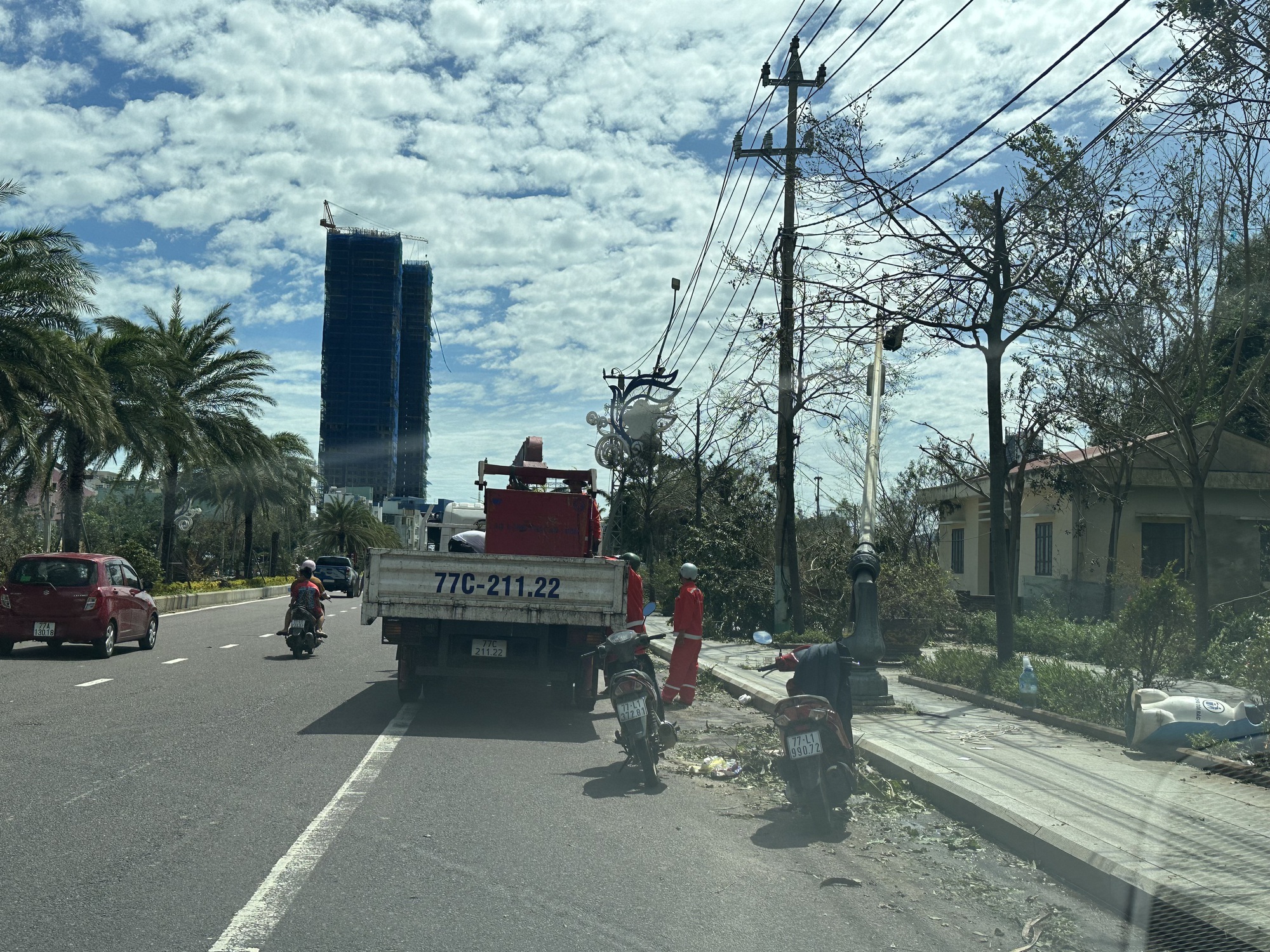 Cận cảnh Gia Lai tan hoang sau bão số 13- Ảnh 10. Cận cảnh Gia Lai tan hoang sau bão số 13- Ảnh 10.