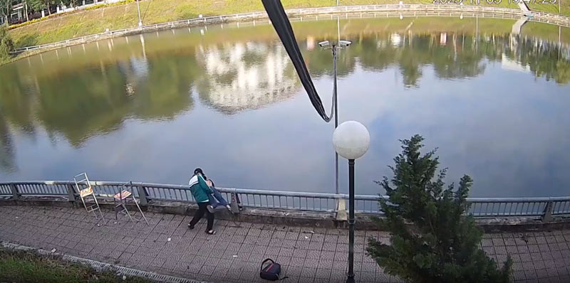 Không bị khởi tố hình sự, nam sinh lớp 8 tấn công rồi đẩy bạn xuống hồ có thể bị xử lý thế nào?- Ảnh 2. Không bị khởi tố hình sự, nam sinh lớp 8 tấn công rồi đẩy bạn xuống hồ có thể bị xử lý thế nào?- Ảnh 2.