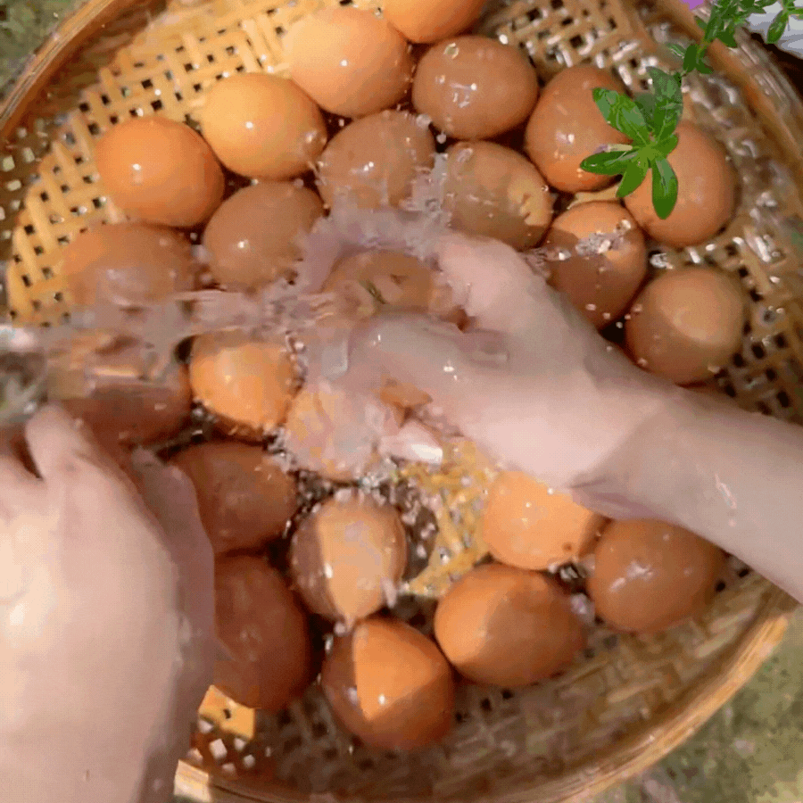 Hơn 1 triệu người "chảy nước miếng": Món ăn vặt miền Tây quen thuộc bỗng thành hiện tượng, bí quyết nằm ở thứ gia vị giản dị này!- Ảnh 2.