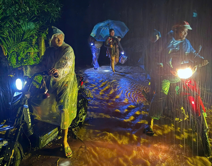 Sơ tán khẩn cấp hàng chục hộ dân ra khỏi khu vực xuất hiện vết nứt núi- Ảnh 1.