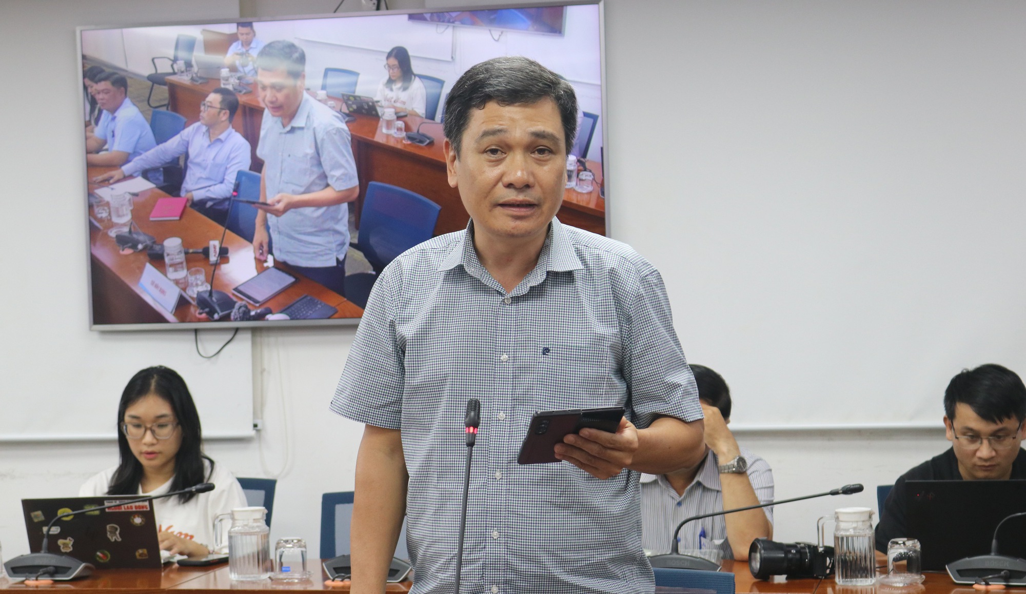 Sở Xây dựng TP HCM nói gì khi doanh nghiệp đề xuất hoán cải xe xăng sang xe điện?- Ảnh 1.