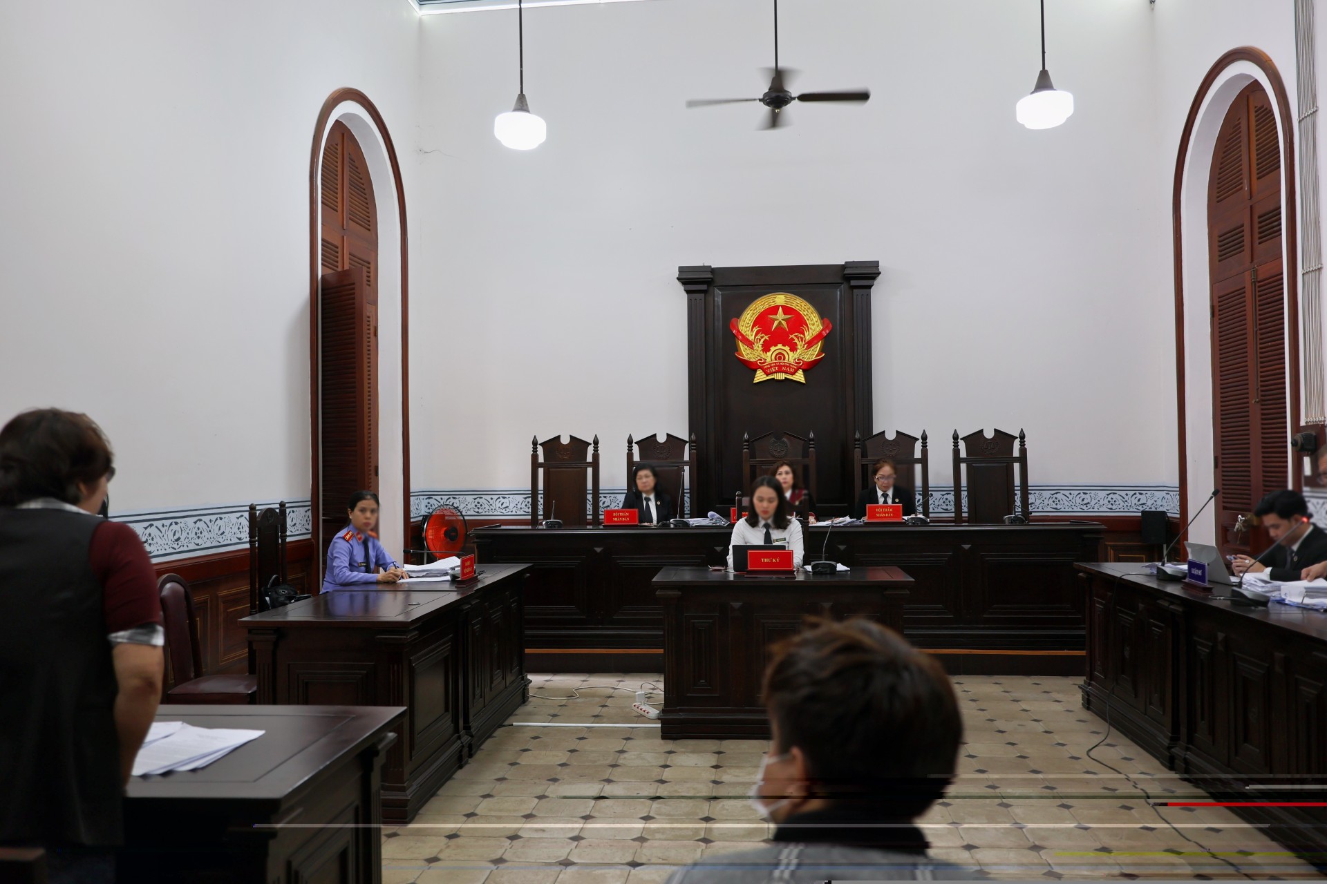 Lý rành rọt, tình đau nhói- Ảnh 1. Lý rành rọt, tình đau nhói- Ảnh 1.