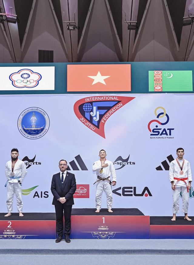 Hồng Sơn xuất sắc giành 2 HCV thế giới- Ảnh 1. Hồng Sơn xuất sắc giành 2 HCV thế giới- Ảnh 1.