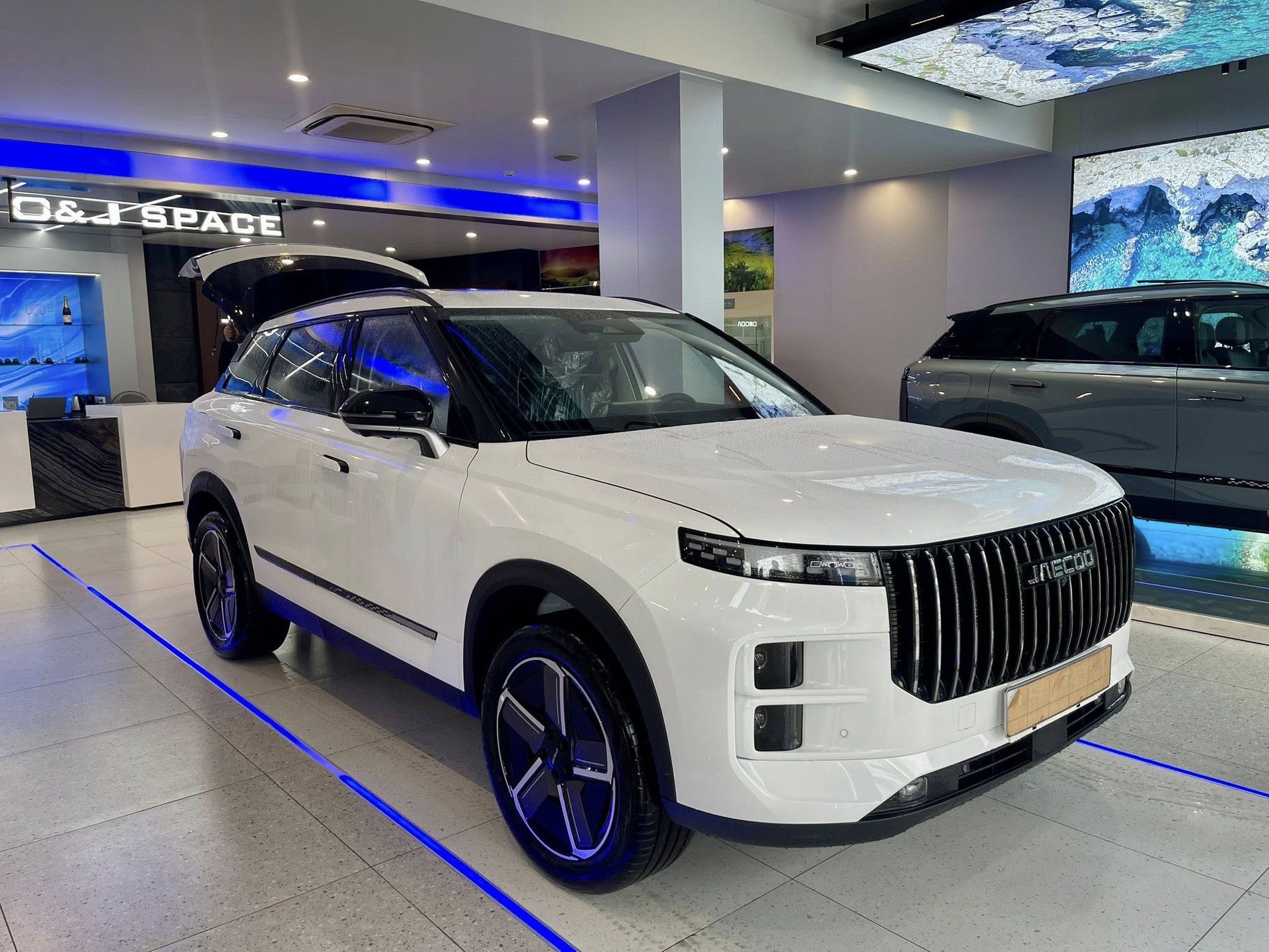 Omoda & Jaecoo tiếp tục giảm giá: Omoda C5 rẻ ngang Sonet, Jaecoo J7 ‘xanh chín’ với CX-5, Tucson- Ảnh 4.