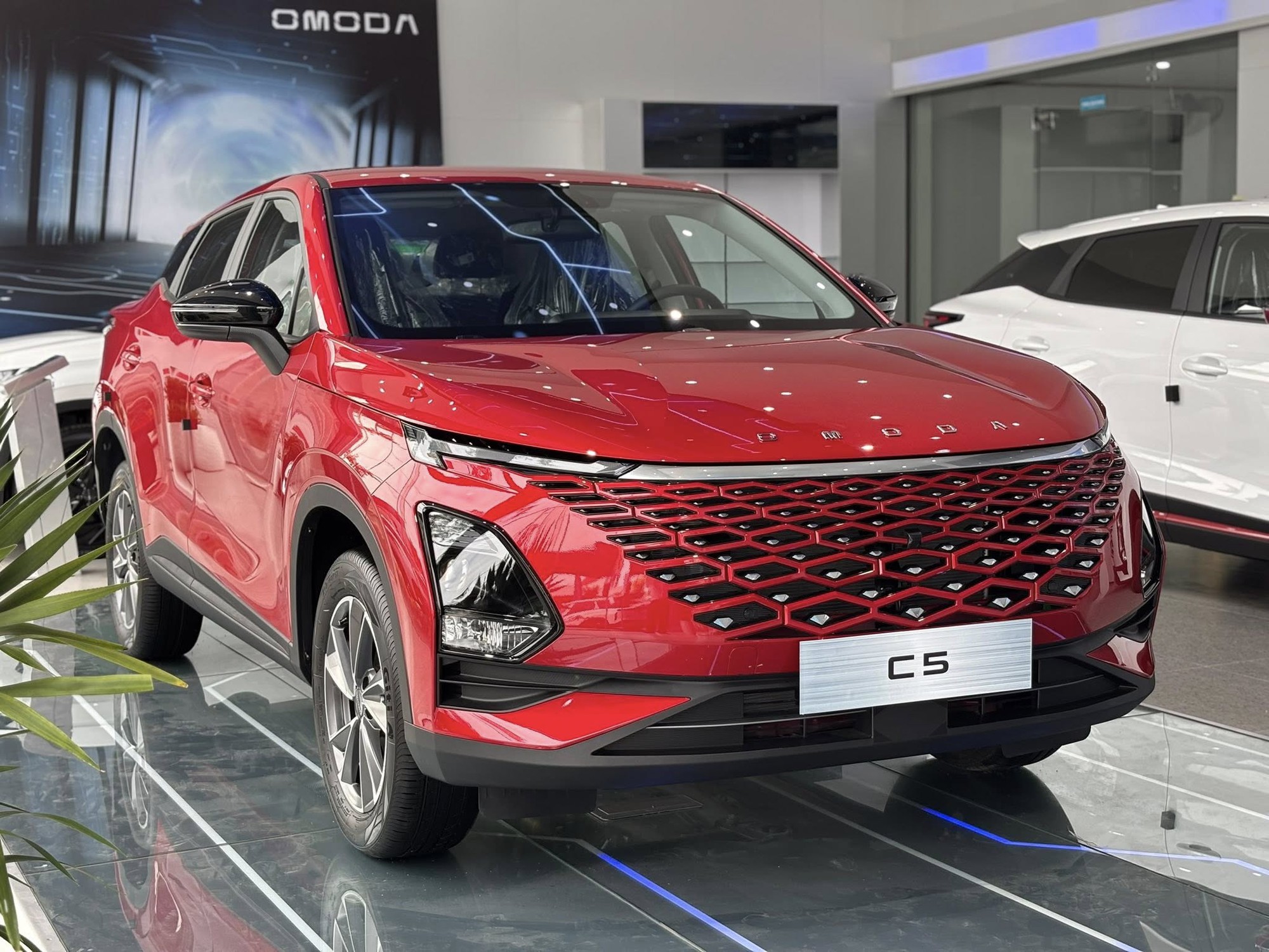 Omoda & Jaecoo tiếp tục giảm giá: Omoda C5 rẻ ngang Sonet, Jaecoo J7 ‘xanh chín’ với CX-5, Tucson- Ảnh 2.