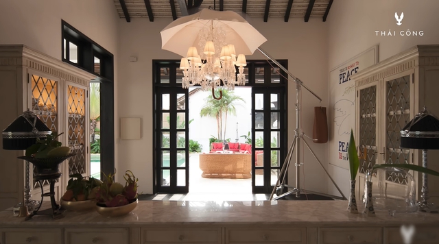 B&ecirc;n trong căn nh&agrave; cổ của Qu&aacute;ch Th&aacute;i C&ocirc;ng ở TP.HCM- Ảnh 10.