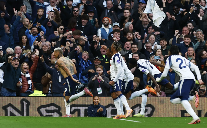 Bùng nổ bàn thắng phút bù giờ, Tottenham rơi chiến thắng trước Man United - Ảnh 4.