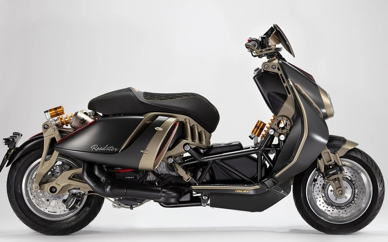 Xe tay ga Italjet Roadster 400 ra mắt: Đây là chiếc xe tay ga điên rồ nhất mà tôi từng thấy- Ảnh 1.