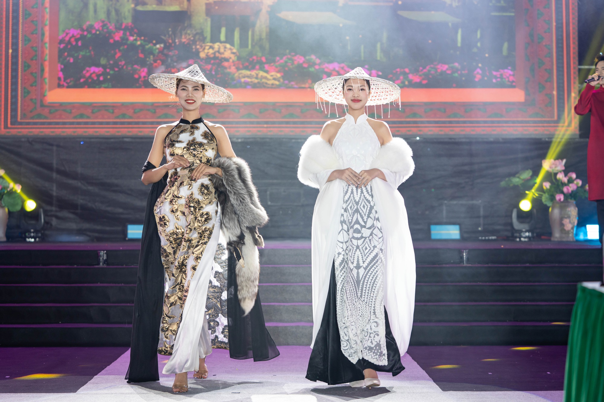 Bộ sưu tập của NTK Vũ Thảo Giang gây ấn tượng tại Lễ hội Áo dài Du lịch 2025- Ảnh 4. Bộ sưu tập của NTK Vũ Thảo Giang gây ấn tượng tại Lễ hội Áo dài Du lịch 2025- Ảnh 4.