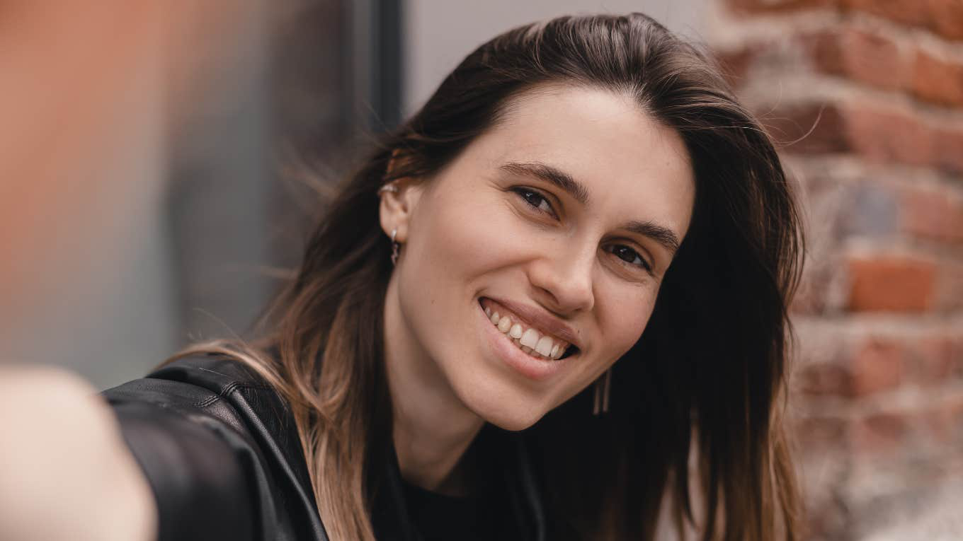 Những người luôn ổn dù cuộc sống có ra sao thường sở hữu 11 đặc điểm hiếm có này- Ảnh 1. Những người luôn ổn dù cuộc sống có ra sao thường sở hữu 11 đặc điểm hiếm có này- Ảnh 1.