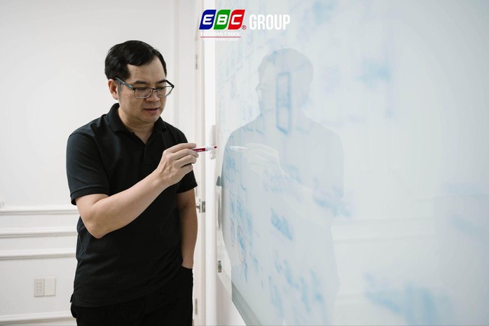 Ông Đinh Văn Liên, người bị bắt cùng chồng ca sĩ Đoàn Di Băng, là ai? - Ảnh 1.