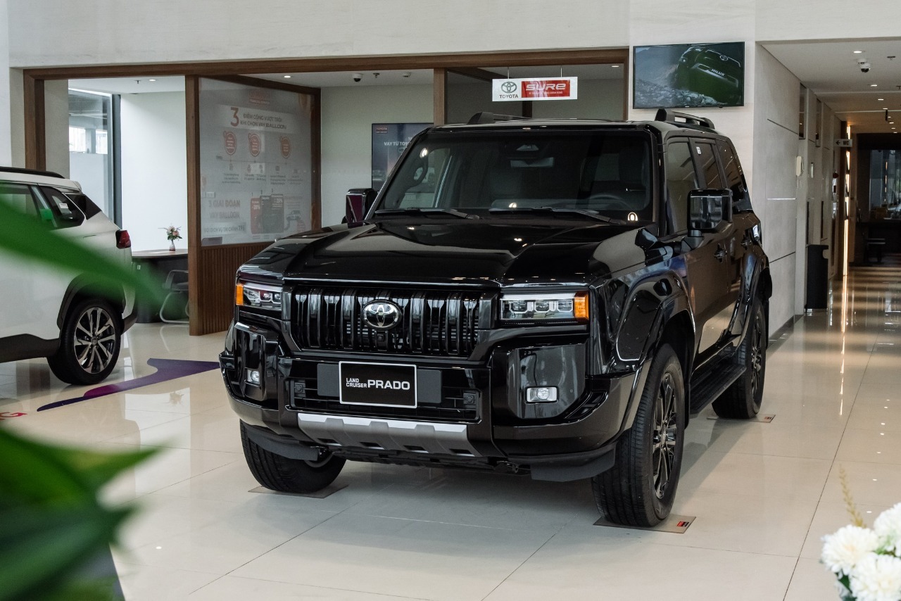 Toyota Prado bị chê không đủ full size, mã lực yếu, nhưng xe khác cứ tưởng ngon hơn cũng phải chờ Prado kéo- Ảnh 2. Toyota Prado bị chê không đủ full size, mã lực yếu, nhưng xe khác cứ tưởng ngon hơn cũng phải chờ Prado kéo- Ảnh 2.