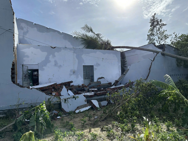 Vợ bất lực nhìn chồng bị tường đè tử vong trong cơn bão dữ- Ảnh 3.