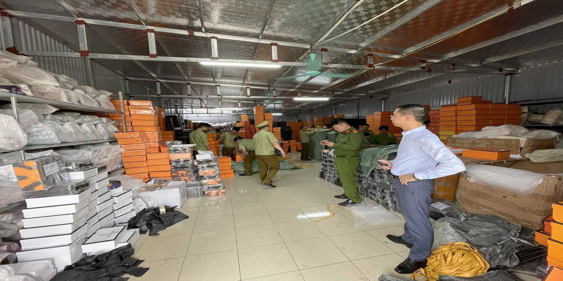 Thông tin mới về hàng giả, hàng nhái mà người dân cần biết- Ảnh 1.