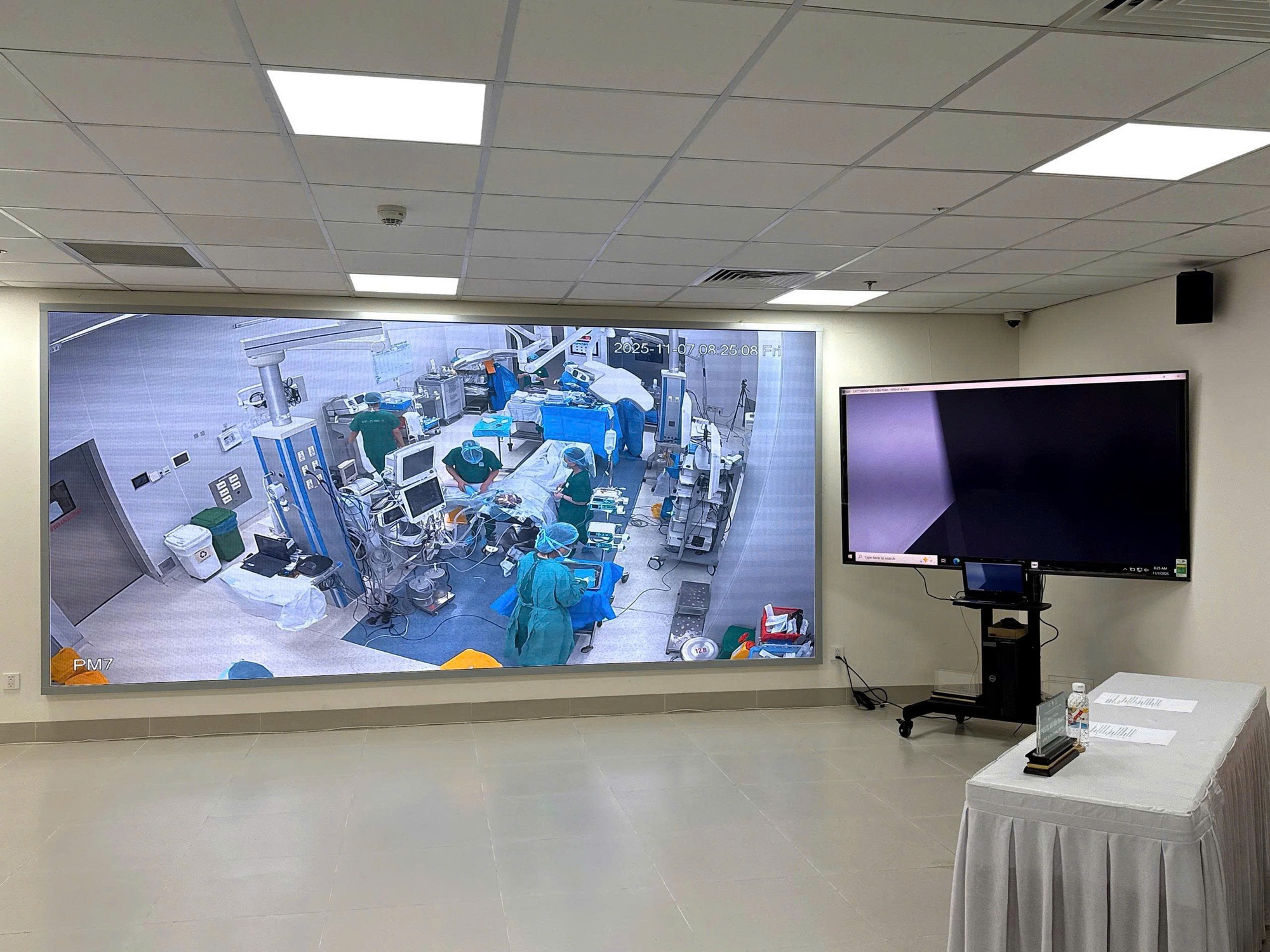 Bệnh viện Quân y 175 mổ thị phạm truyền hình trực tiếp về hai ca phẫu thuật lấy tạng ghép- Ảnh 2. Bệnh viện Quân y 175 mổ thị phạm truyền hình trực tiếp về hai ca phẫu thuật lấy tạng ghép- Ảnh 2.