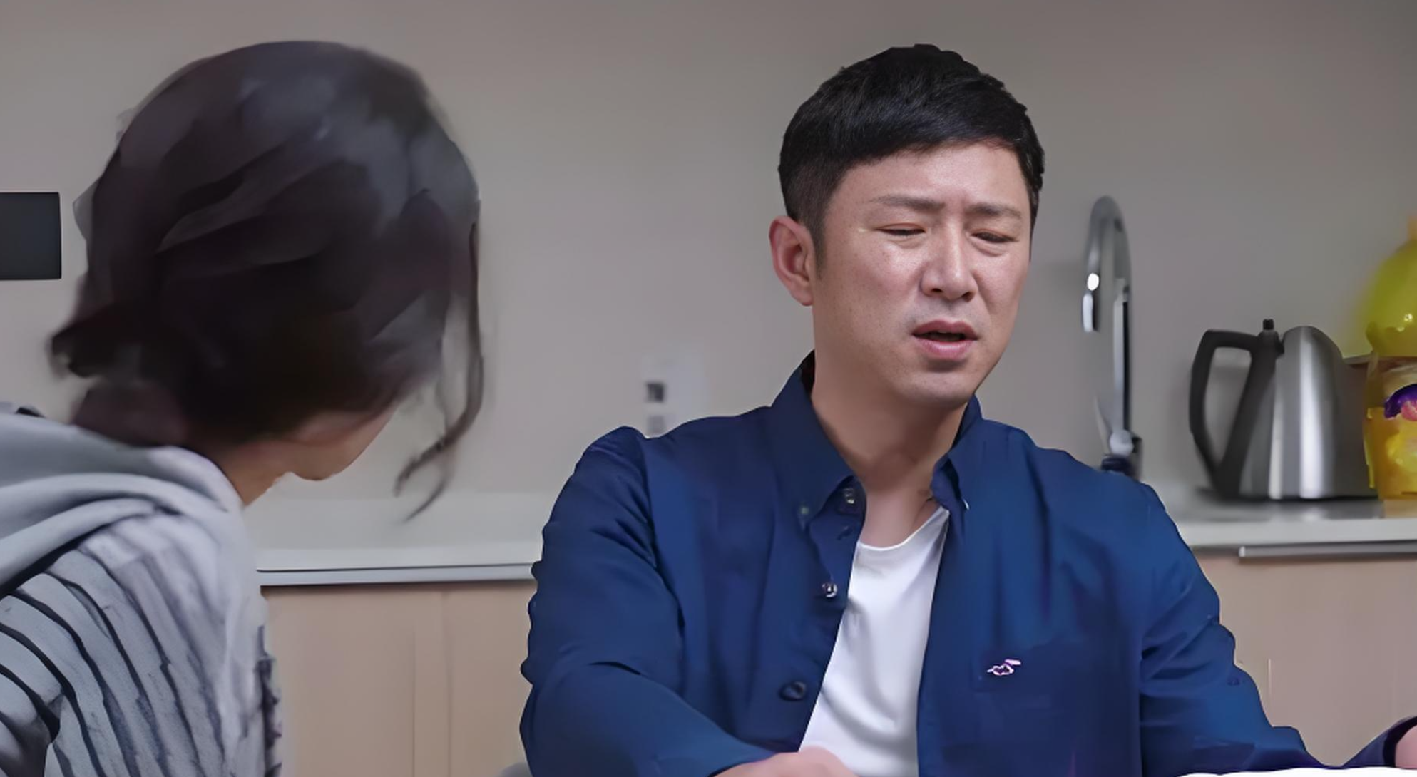 Nhìn hóa đơn 12 triệu cho giải chạy bộ sắp tới của chồng mà tôi ngậm ngùi cất đôi giày cũ của con vào tủ- Ảnh 1.