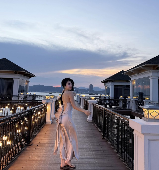 Em gái Văn Toàn khoe visual trắng phát sáng khi đi đu concert G-DRAGON- Ảnh 4. Em gái Văn Toàn khoe visual trắng phát sáng khi đi đu concert G-DRAGON- Ảnh 4.