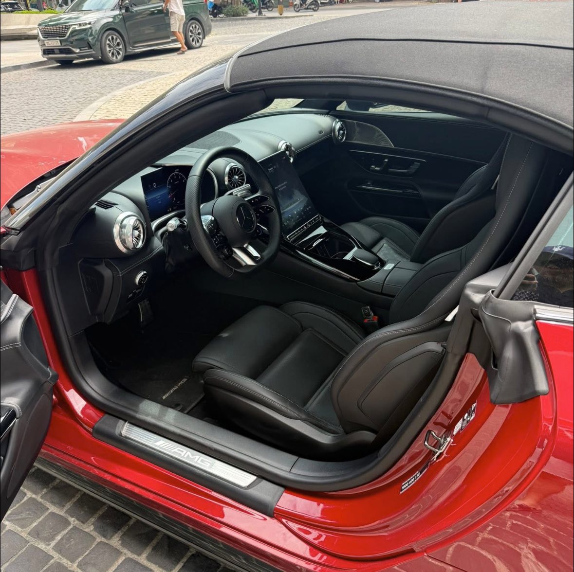 Rao Mercedes-AMG SL 43 ‘siêu lướt’ giá 5,9 tỷ đồng, người bán cho biết ra biển hết 7,2 tỷ, mới lăn bánh hơn 500km- Ảnh 4. Rao Mercedes-AMG SL 43 ‘siêu lướt’ giá 5,9 tỷ đồng, người bán cho biết ra biển hết 7,2 tỷ, mới lăn bánh hơn 500km- Ảnh 4.