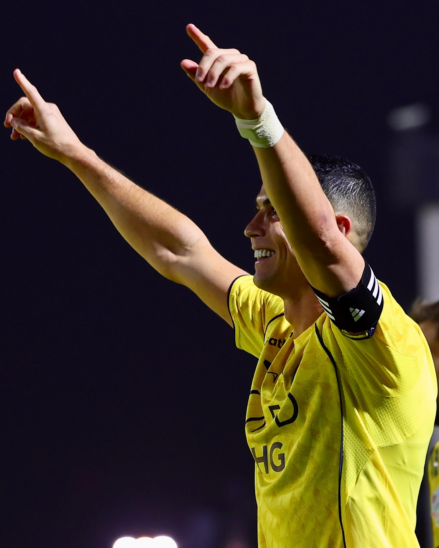 Ronaldo gây tranh cãi- Ảnh 2. Ronaldo gây tranh cãi- Ảnh 2.