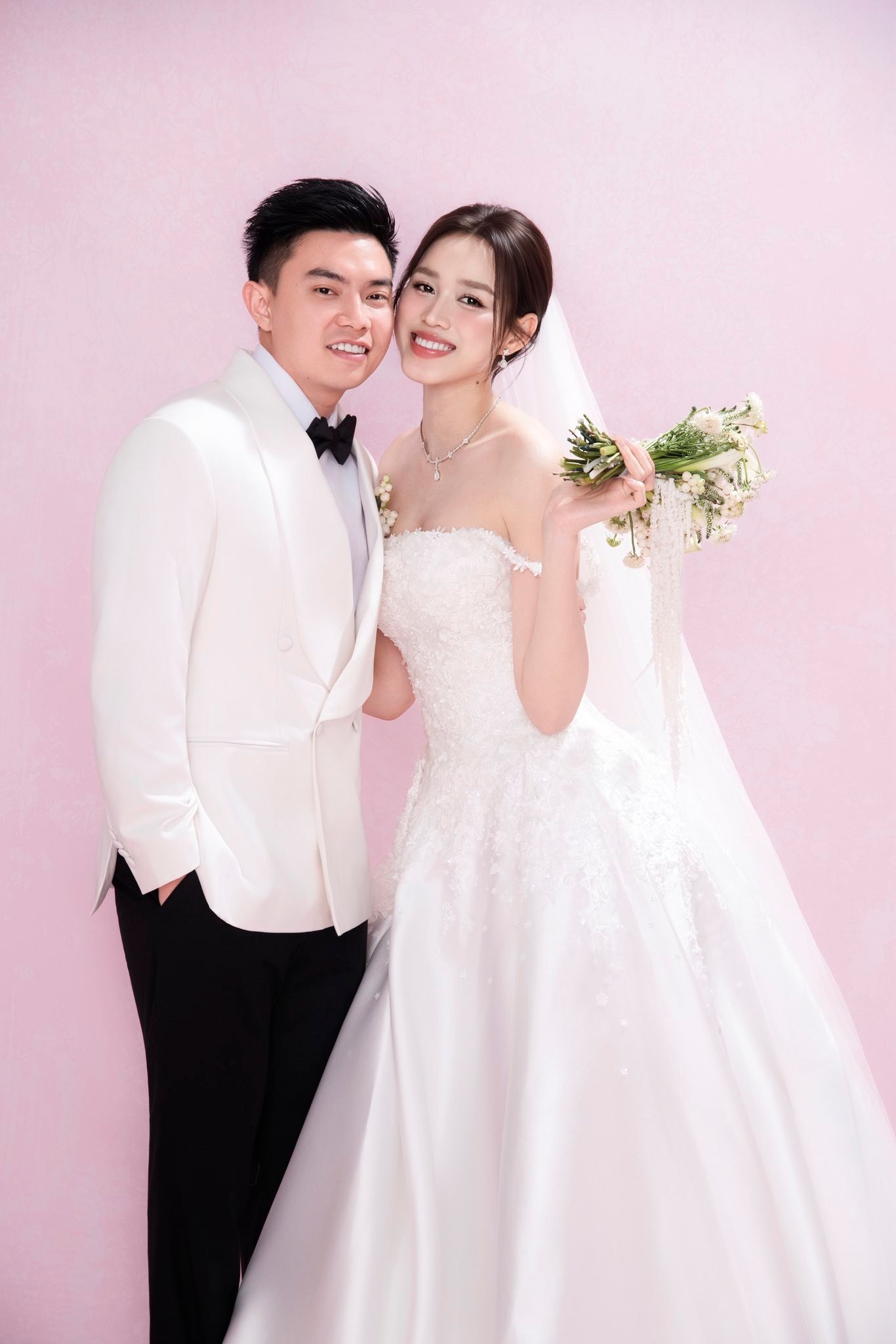 Dàn sao đổ bộ đám cưới Đỗ Hà: Đỗ Mỹ Linh đơn giản mà sang hết nấc, Lương Thuỳ Linh và dàn Hoa - Á hậu đọ sắc tưng bừng- Ảnh 8.