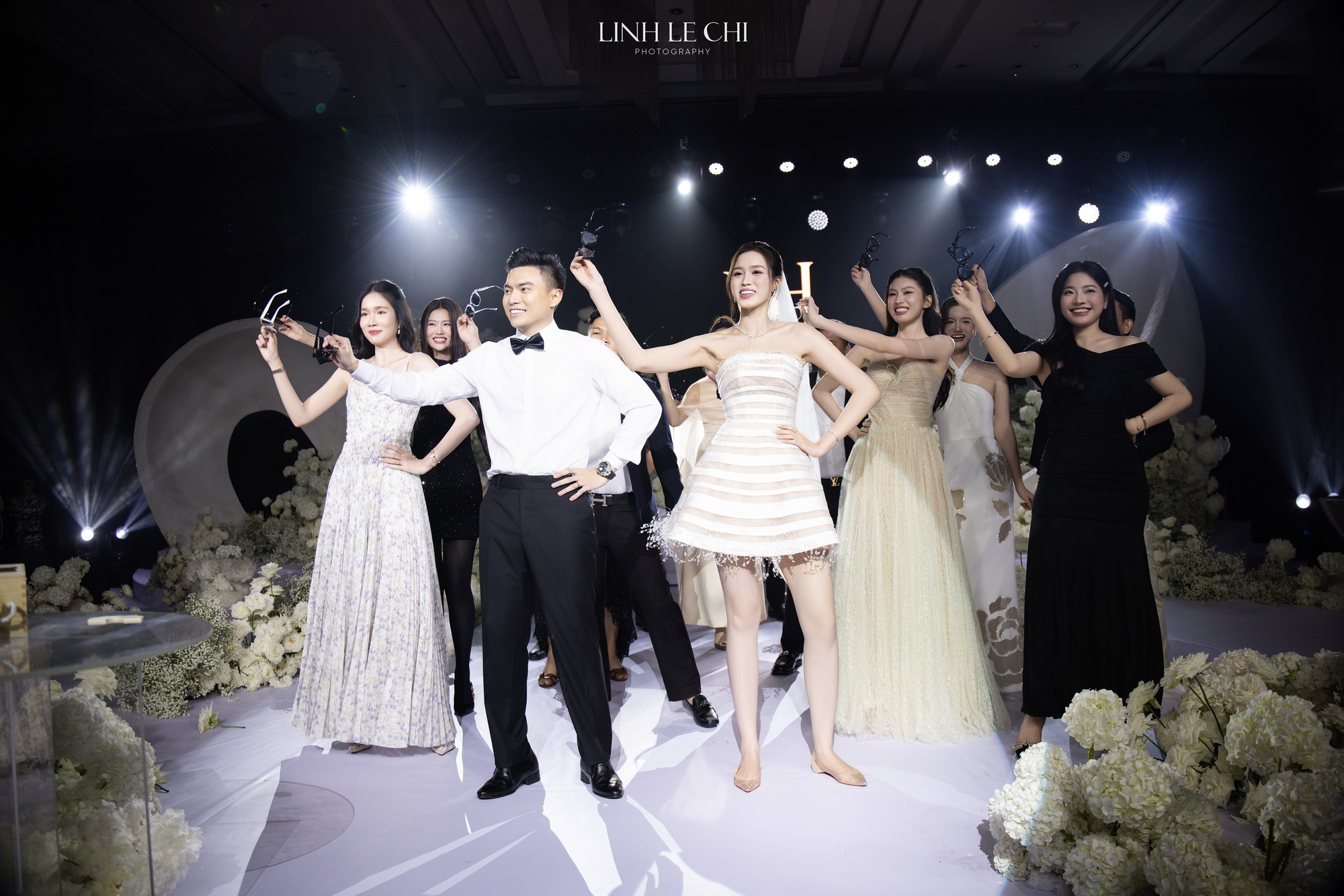 Màn nhảy đám cưới hot nhất lúc này của Tổng giám đốc Tập đoàn Sơn Hải- Ảnh 7.