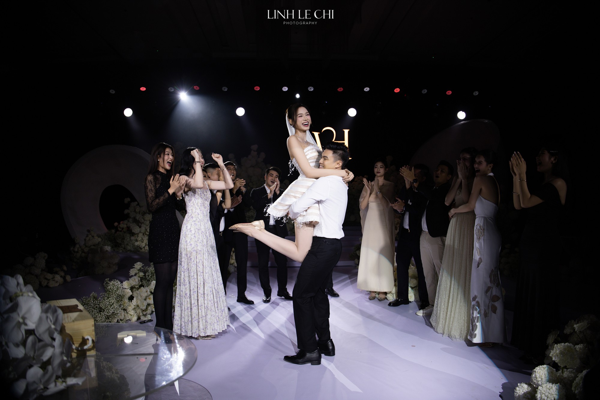 Màn nhảy đám cưới hot nhất lúc này của Tổng giám đốc Tập đoàn Sơn Hải- Ảnh 8.