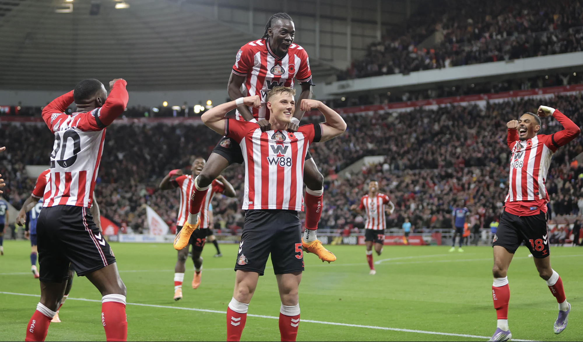 Sunderland quả cảm, Arsenal đánh rơi chiến thắng phút bù giờ- Ảnh 1. Sunderland quả cảm, Arsenal đánh rơi chiến thắng phút bù giờ- Ảnh 1.