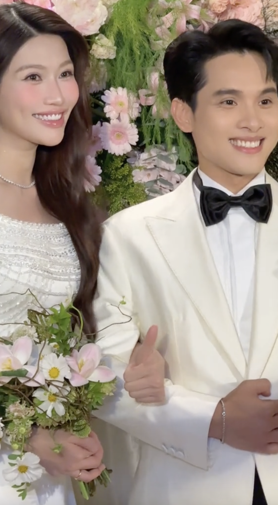 Á hậu Quỳnh Châu lộ vóc dáng khác lạ trong lễ cưới với chồng thiếu gia tại Đà Lạt- Ảnh 3. Á hậu Quỳnh Châu lộ vóc dáng khác lạ trong lễ cưới với chồng thiếu gia tại Đà Lạt- Ảnh 3.