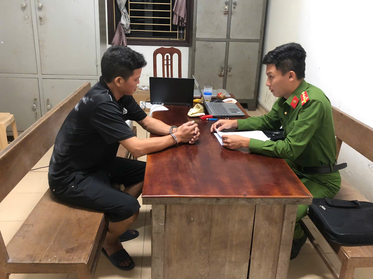 Bắt B&ugrave;i Ngọc Hiểu sinh năm 1990