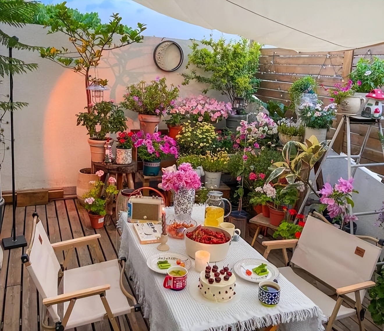 Mua nhà có sân thượng, tôi tưởng sẽ sống như quý cô - ai ngờ chỉ toàn dọn dẹp, tưới cây và lau bụi- Ảnh 4.