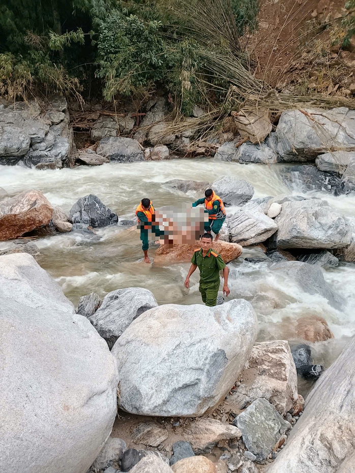 Không mưa nhưng nước lớn bất thường, 2 học sinh ở Đà Nẵng gặp nạn thương tâm - Ảnh 1.