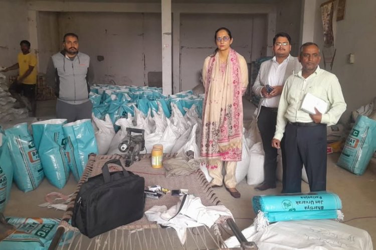 Nhận tin mật rồi đột kích một ngôi nhà, công an triệt phá đường dây sản xuất phân bón giả từ hóa chất, nghi có sự tiếp tay từ cán bộ- Ảnh 2.