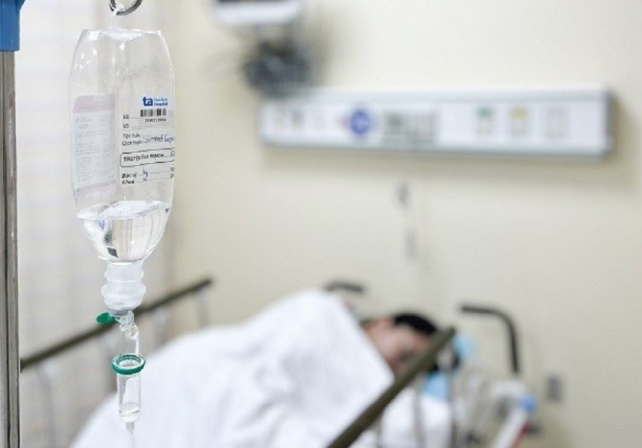 Nạn nhân vụ ngộ độc bánh mì tiếp tục tăng cao, mở rộng điều tra- Ảnh 1.