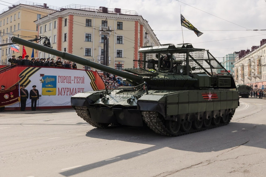 Binh sĩ bất ngờ chỉ trích xe tăng T-80BVM- Ảnh 2.