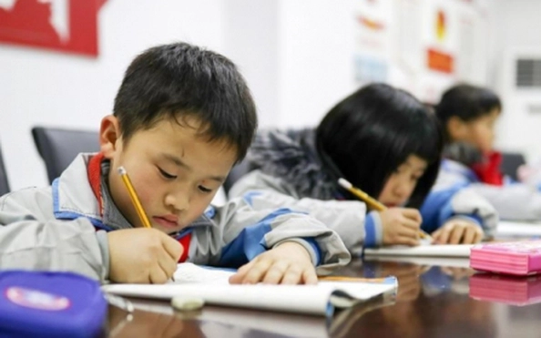 Câu đố thách thực cả dân chuyên Văn: Từ tiếng Việt nào có 3 chữ 