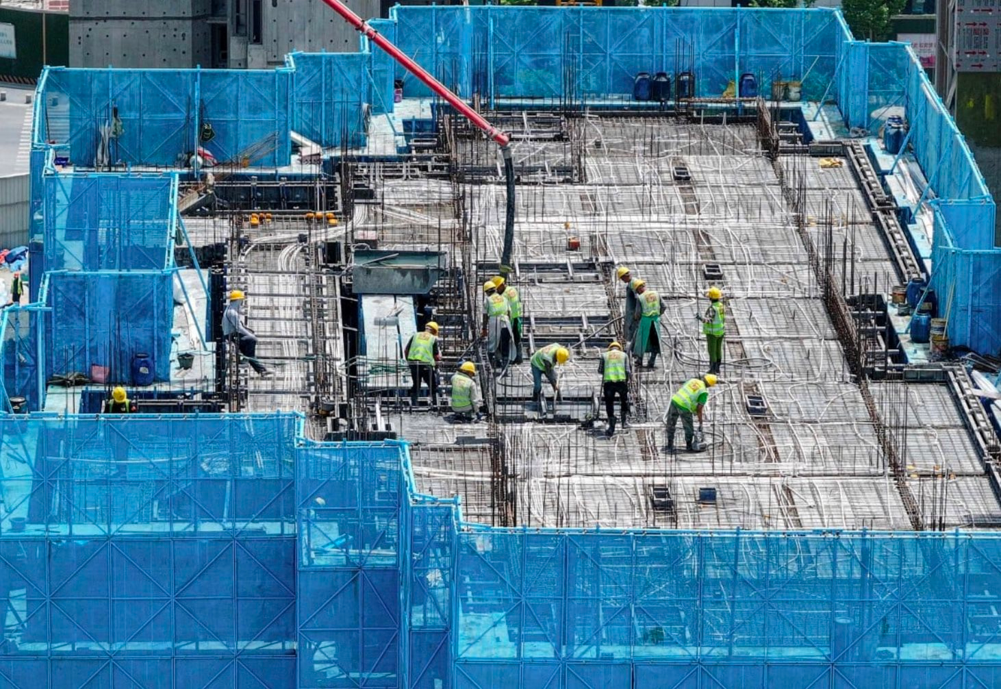 Cuộc 'cách mạng' âm thầm của Trung Quốc sắp thay đổi thế giới: Dùng lại hàng chục tỷ tấn phế liệu để xây nhà cao tầng, đường sắt- Ảnh 1.