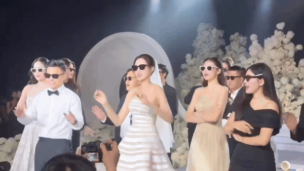 Màn nhảy đám cưới hot nhất lúc này của Tổng giám đốc Tập đoàn Sơn Hải- Ảnh 1.