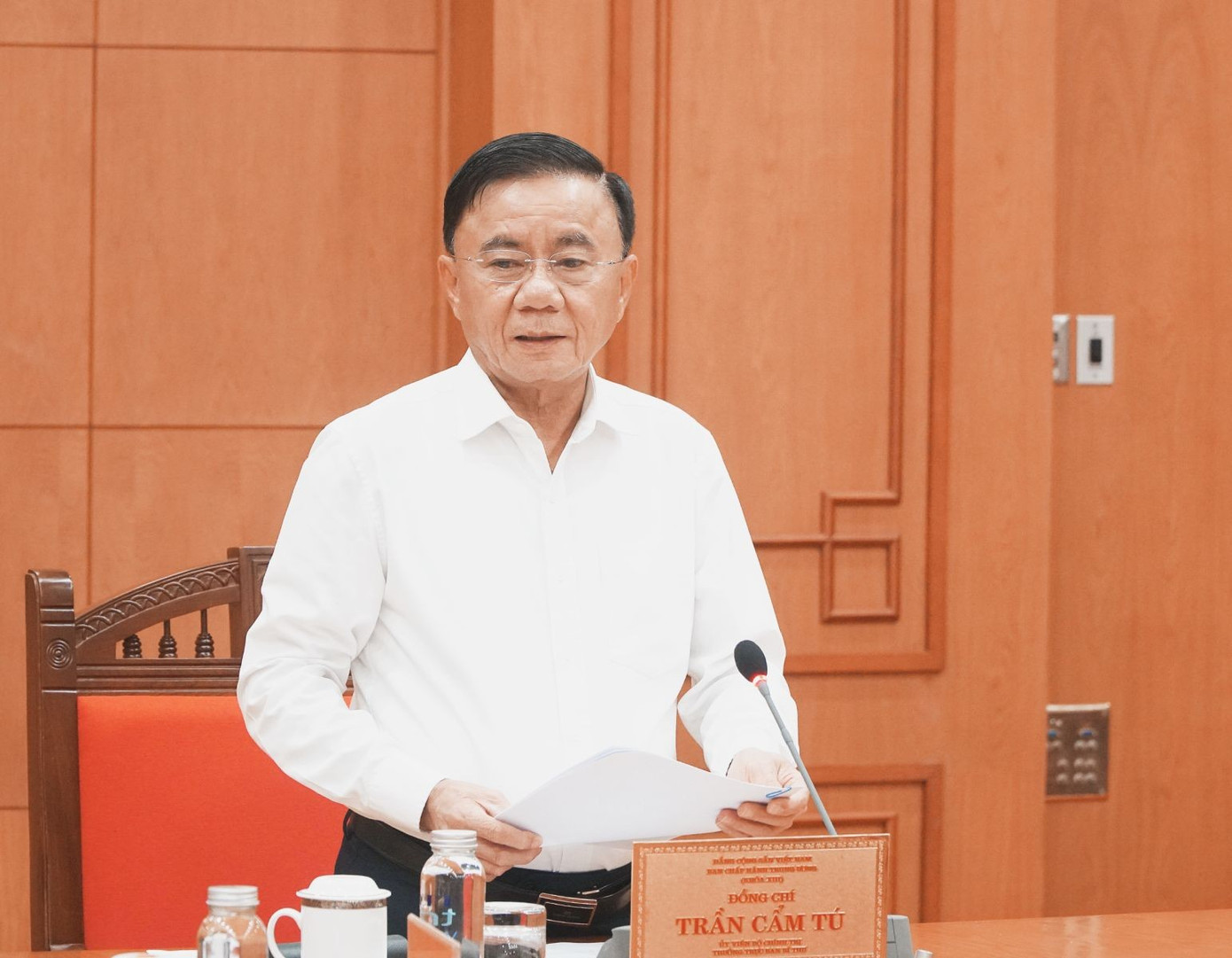 Kết luận mới của Bộ Chính trị về đột phá trong tuyển dụng và đãi ngộ cán bộ- Ảnh 1.