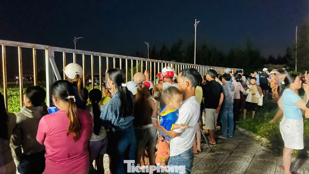 48 giờ giữa biển dữ và 'phép màu' trở về của 3 người dân Lý Sơn- Ảnh 4.