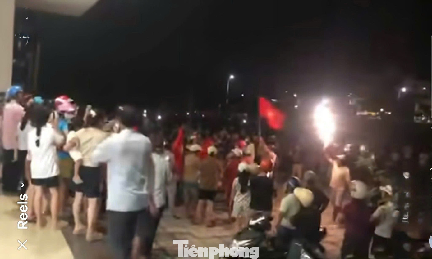 48 giờ giữa biển dữ và 'phép màu' trở về của 3 người dân Lý Sơn- Ảnh 3.