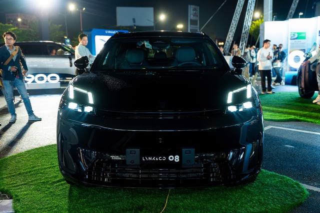 Ngắm mẫu SUV lập kỷ lục Guinness 1.813 km chỉ với một lần sạc và đổ xăng, "cháy hàng" khi về Việt Nam - Ảnh 10.