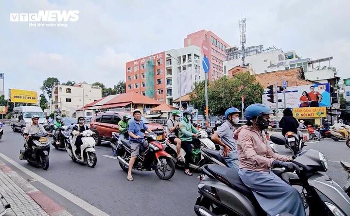 Cải hoán xe xăng sang xe điện, ý tưởng xanh nhưng người dân vẫn sợ cháy nổ- Ảnh 7.