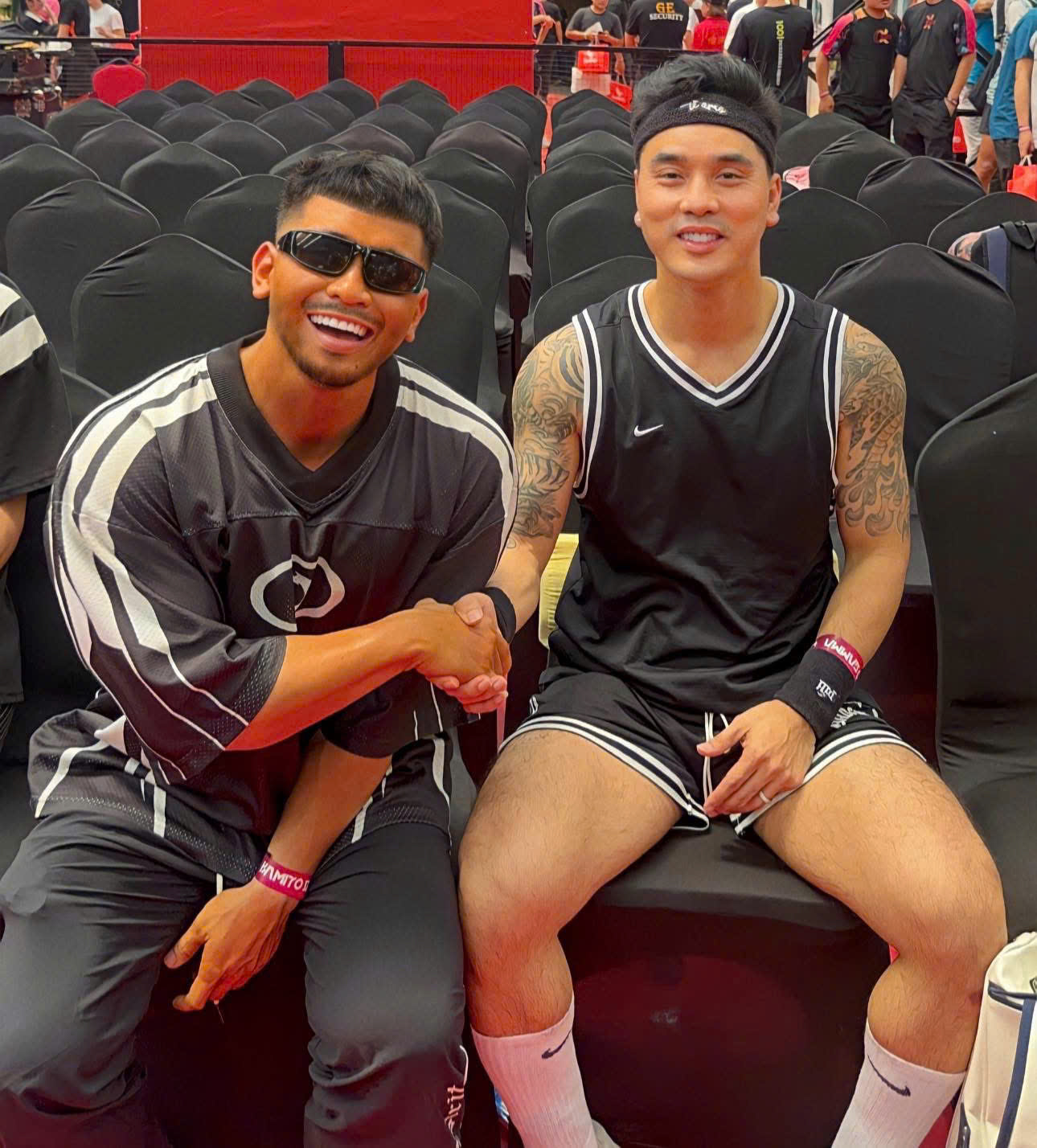 Nam ca sĩ, diễn viên bỏ nghề đi làm travel blogger: 2 năm đi 118 quốc gia, mua nhà xe, cuộc sống viên mãn- Ảnh 3. Nam ca sĩ, diễn viên bỏ nghề đi làm travel blogger: 2 năm đi 118 quốc gia, mua nhà xe, cuộc sống viên mãn- Ảnh 3.