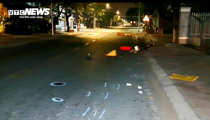 Xe máy tông người đàn ông , 2 thương vong tại Đồng Tháp - Ảnh 1.